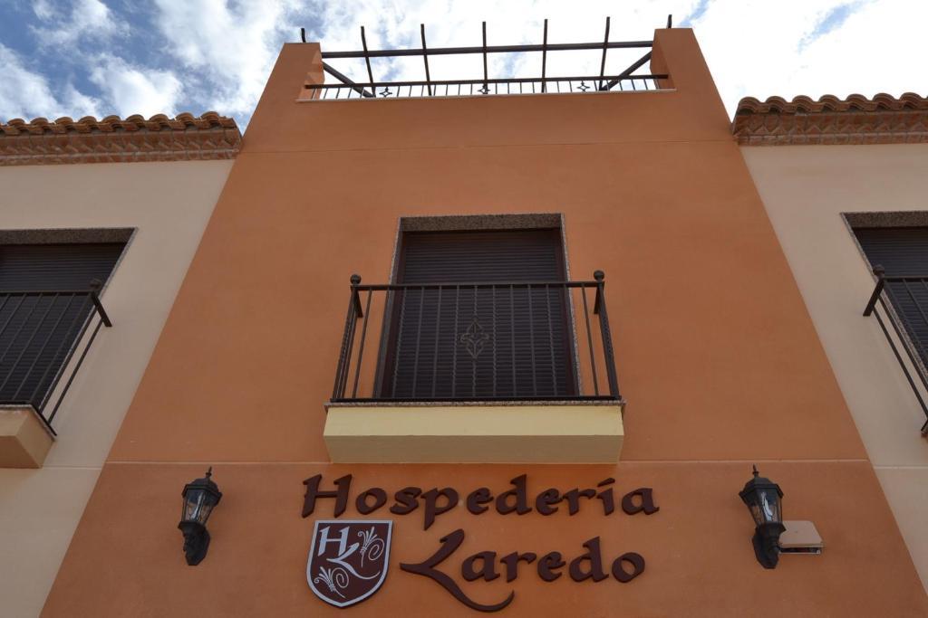 Hospederia Laredo Hotell La Carlota Exteriör bild