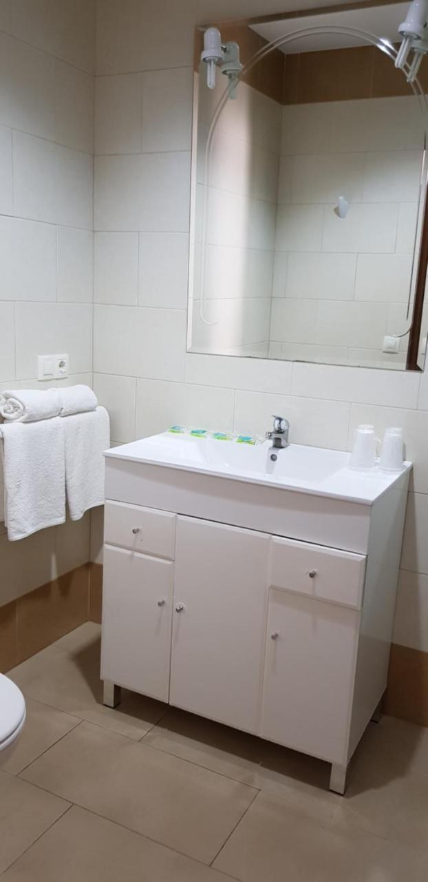 Hospederia Laredo Hotell La Carlota Exteriör bild